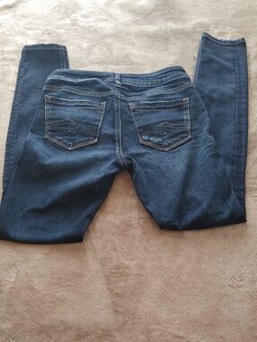 Silver Jeans Dark Blue Skinny Jeans with Embroidered Back Pockets Sz 24 X 31